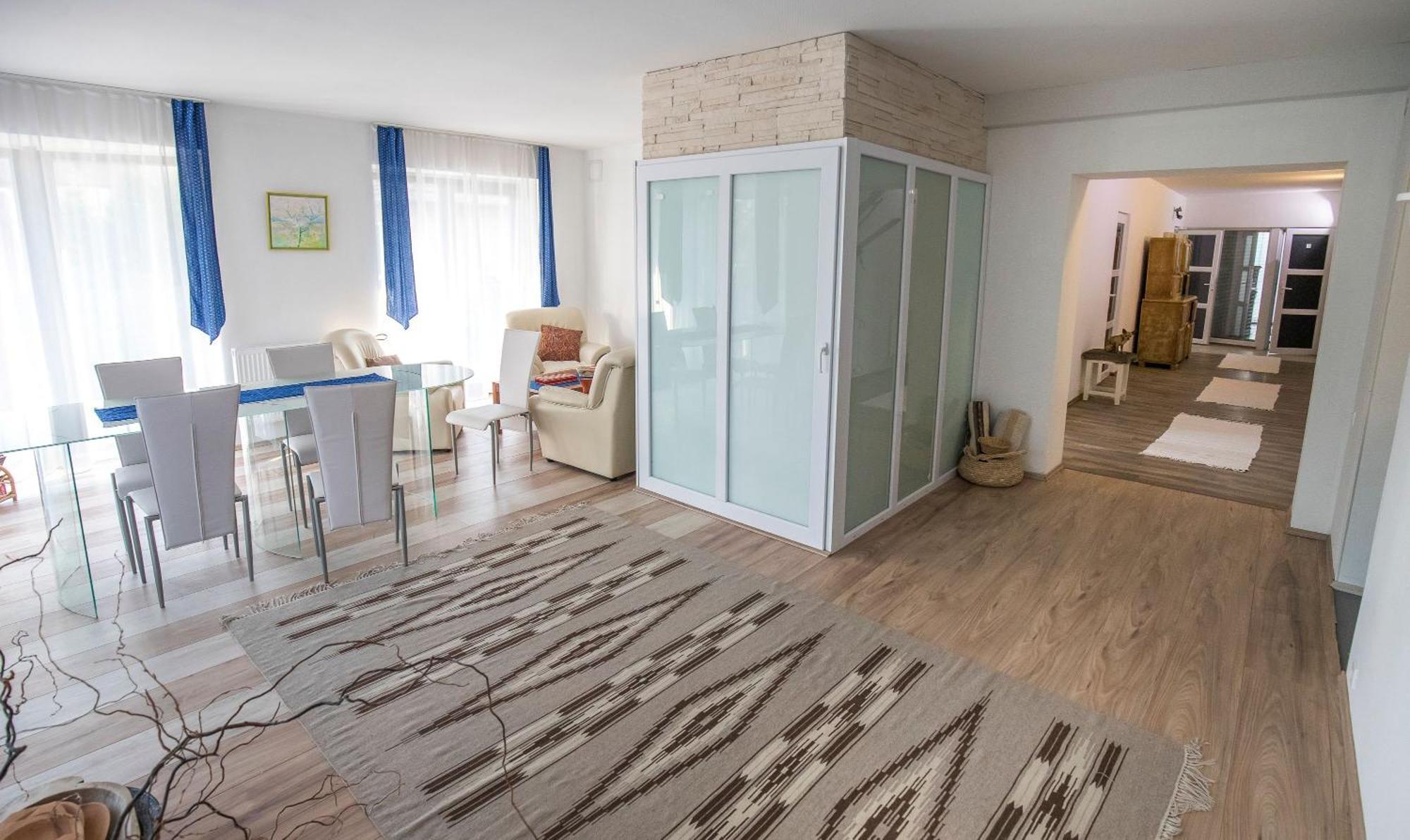 Villa Vamus Vendeg- Es Rendezvenyhaz Vamosszabadi ภายนอก รูปภาพ