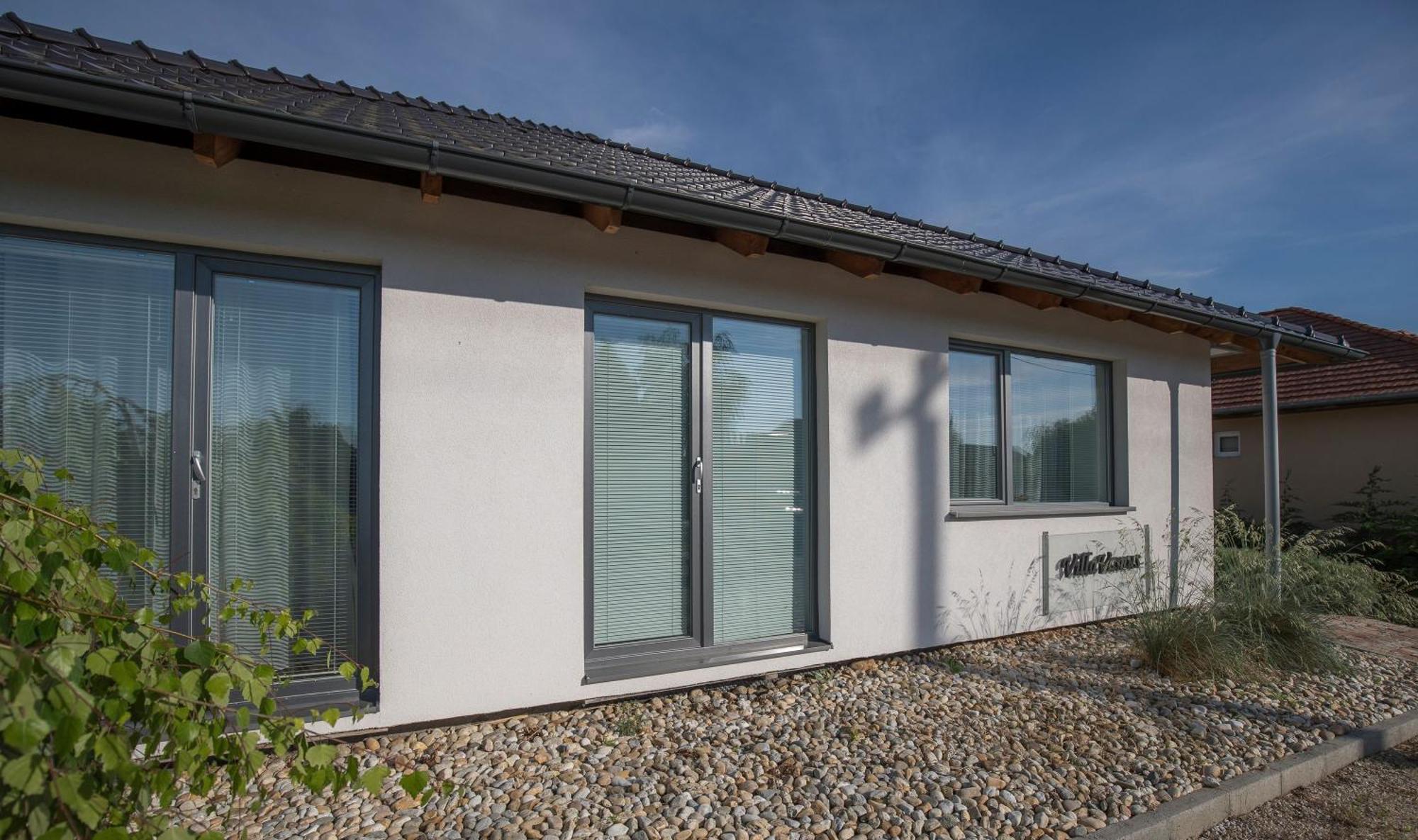 Villa Vamus Vendeg- Es Rendezvenyhaz Vamosszabadi ภายนอก รูปภาพ