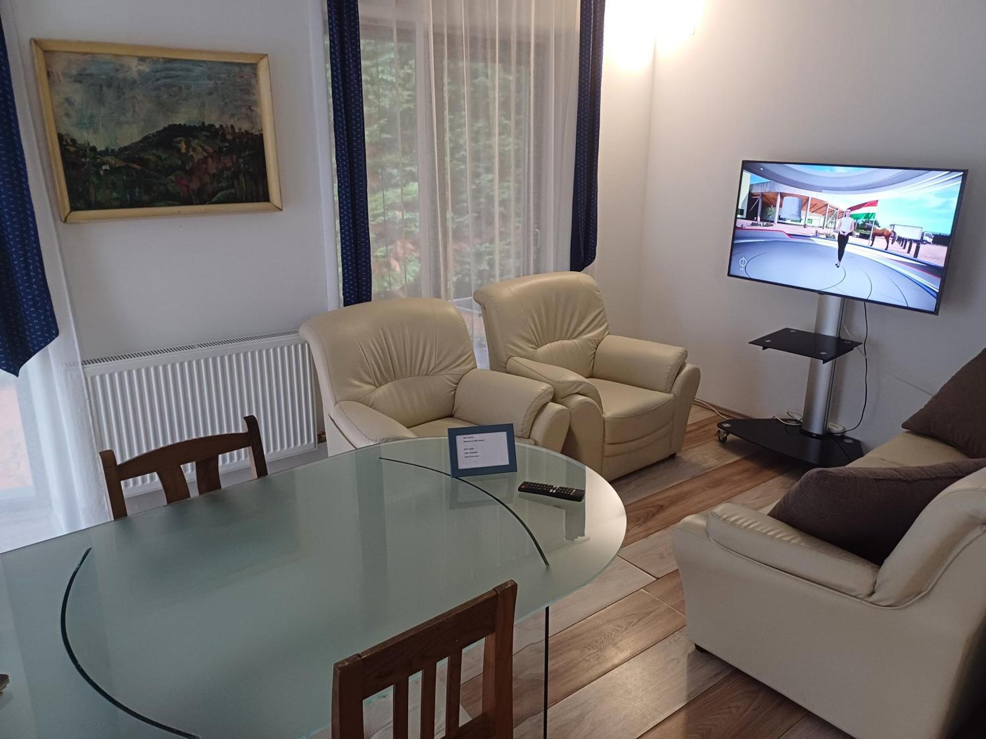 Villa Vamus Vendeg- Es Rendezvenyhaz Vamosszabadi ภายนอก รูปภาพ