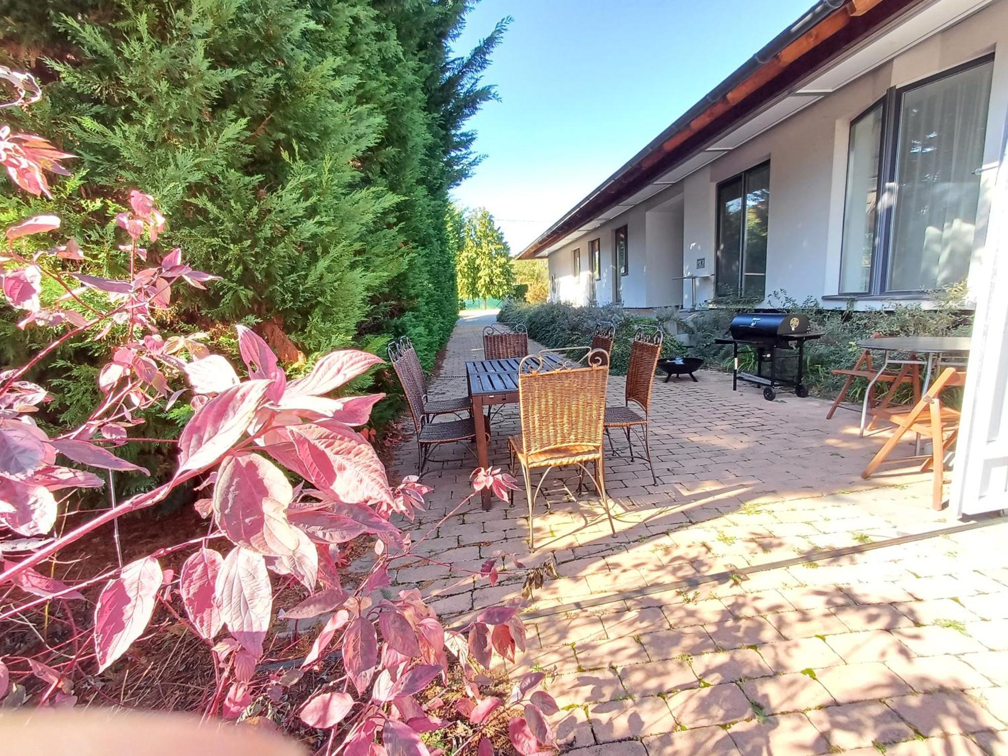 Villa Vamus Vendeg- Es Rendezvenyhaz Vamosszabadi ภายนอก รูปภาพ